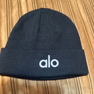 ALO Yoga Classic Black Knit Beanie